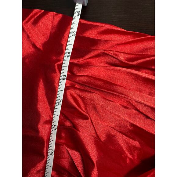 Chicgenes Elegance Defined: Deep V Spaghetti Strap Waist-Accent Dress - Picture 6 of 9